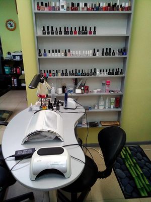 Флер, кабинет по ногтям и бровям на 9 мая