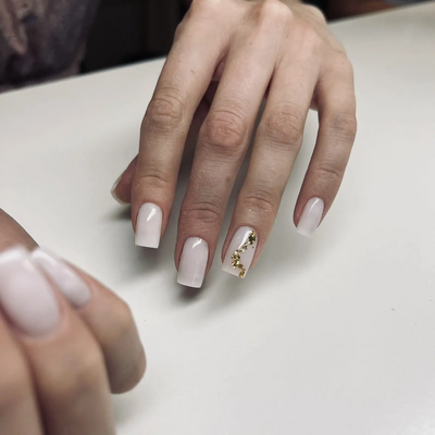 Весеннее обновление: маникюр и педикюр со скидкой до 41%