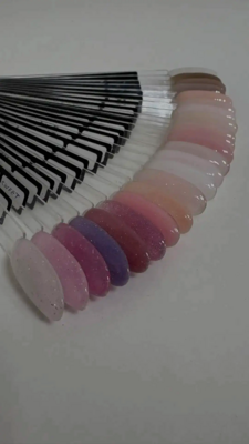 Весеннее обновление: маникюр и педикюр со скидкой до 41%