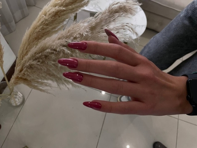 Маникюр, педикюр и обучение в студии «Royal Nails» со скидкой до 50%