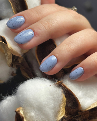 Маникюр — желание женщины выглядеть красиво «до кончиков ногтей! В салоне «Lucky studio» маникюр и педикюр со скидкой до 54%!