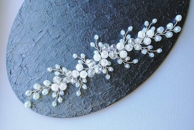 Свадебные прически, макияж, букеты