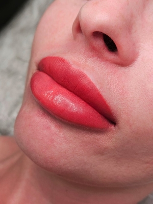 Ваша индивидуальность в наших руках! Качественный перманентный макияж со скидкой до 52%!