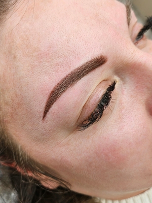 Ваша индивидуальность в наших руках! Качественный перманентный макияж со скидкой до 52%!