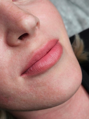 Ваша индивидуальность в наших руках! Качественный перманентный макияж со скидкой до 52%!