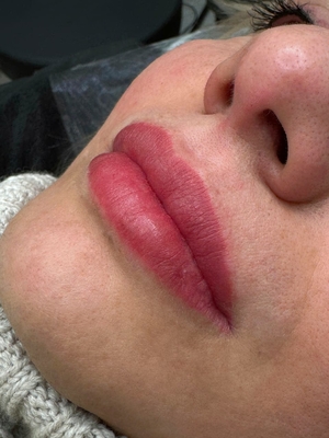 Ваша индивидуальность в наших руках! Качественный перманентный макияж со скидкой до 52%!