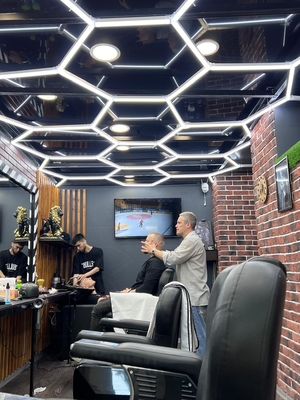 Стильные стрижки в барбершопе «King» со скидкой 50%!