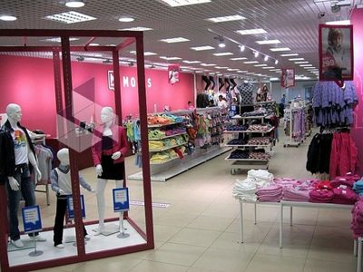 Магазин одежды и обуви Модис