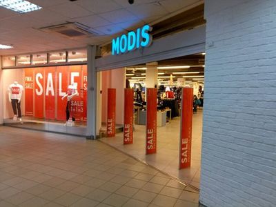 Магазин одежды и обуви Модис