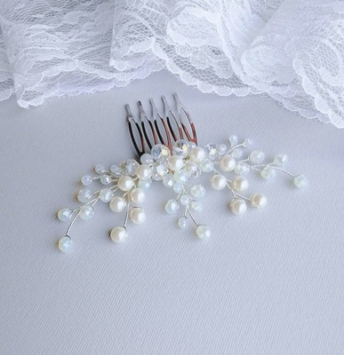 Свадебные прически, макияж, букеты