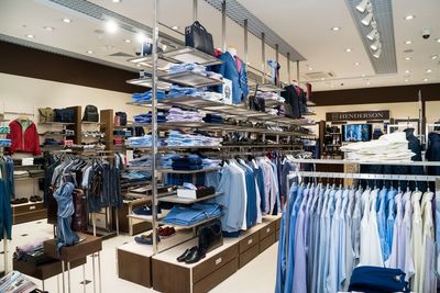 Магазин одежды и обуви Henderson