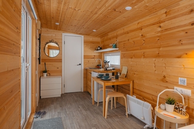 Незабываемый отдых в глэмпинге «Терруар»! Для Вас вкусные завтраки, посещение бани и банный чан со скидкой 44%