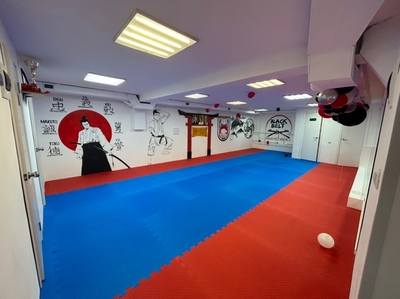 Занятия в академии каратэ «BLACK BELT» со скидкой 75%!