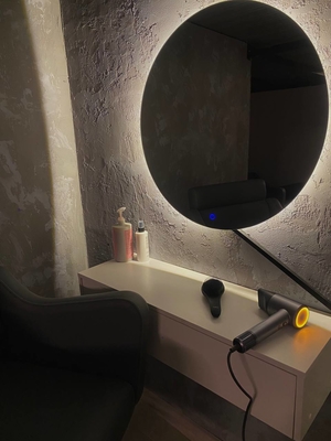 В космосе студия красоты