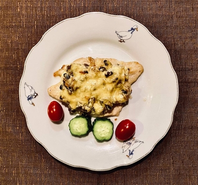 Попробуй вкусную домашнюю еду и шашлык со скидкой 50% от кафе «Немодный гусь»!