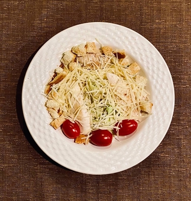 Попробуй вкусную домашнюю еду и шашлык со скидкой 50% от кафе «Немодный гусь»!