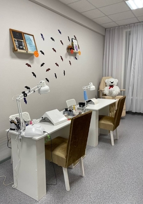 Маникюр — желание женщины выглядеть красиво «до кончиков ногтей! В салоне «Lucky studio» маникюр и педикюр со скидкой до 54%!