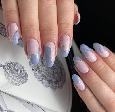 Маникюр — желание женщины выглядеть красиво «до кончиков ногтей! В салоне «Lucky studio» маникюр и педикюр со скидкой до 54%!