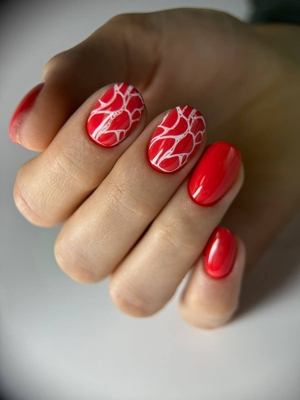 Ваша красота — наша гордость: скидка до 34% в студии маникюра и педикюра!