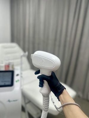 Лазерная эпиляция - гладкость, достойная королевы в студии эстетики тела «EPI QUEEN» со скидкой до 72% 