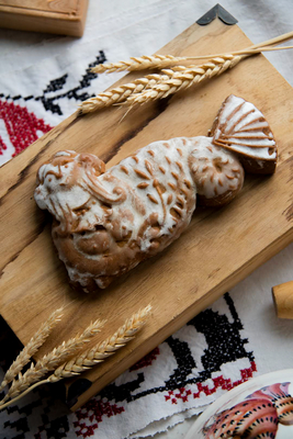 Ремесленный хлеб на закваске, авторские десерты, торты и выпечка — всё это Вы найдете в пекарне «Традиция»! 