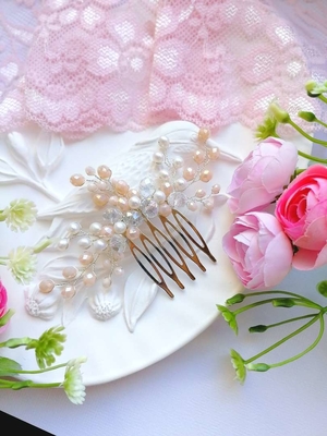 Свадебные прически, макияж, букеты