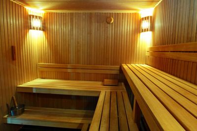 RelaxClub «Игуана» дарит скидку 50% на посещение зала «Венге»! RelaxClub «Игуана» дарит скидку 50% на посещение зала «Венге»!