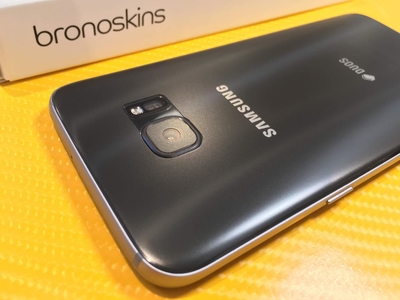 Защитные стекла от Bronoskins