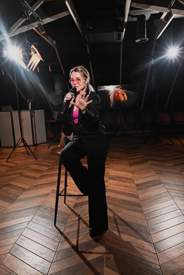 Анна Коста, ведущая