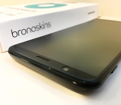 Защитные стекла от Bronoskins