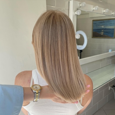 В салоне красоты «VENERA» для Вас окрашивание волос, ногти, брови и восхитительный макияж со скидкой до 50%