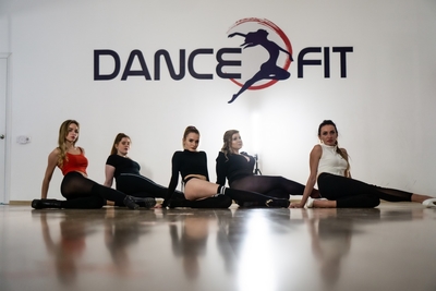 Уникальное предложение от студии танца «DanceFit» со скидкой до 50%!