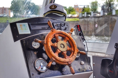 Покоряй речные просторы! Речной трамвайчик со скидкой 50%! Покоряй речные просторы! Речной трамвайчик со скидкой 50%!