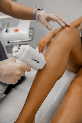 Студия эпиляции «Lazer Lab» дарит скидку до 50% на свои услуги