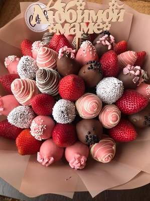 Клубничные букеты 