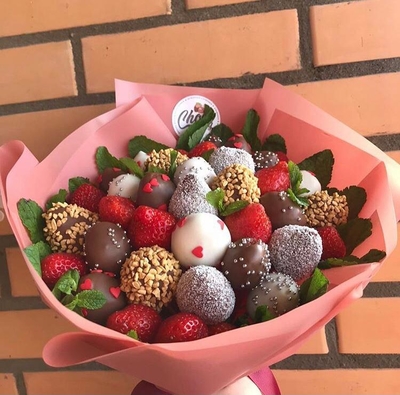 Клубничные букеты 