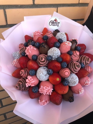 Клубничные букеты 