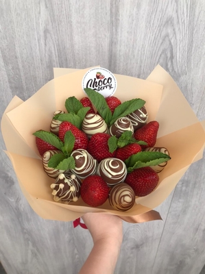 Клубничные букеты 