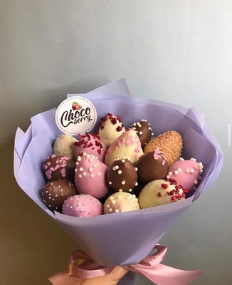 Клубничные букеты 