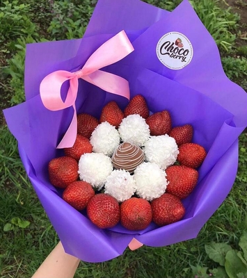 Клубничные букеты 