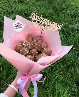 Клубничные букеты 