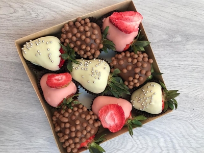 Клубничные букеты 