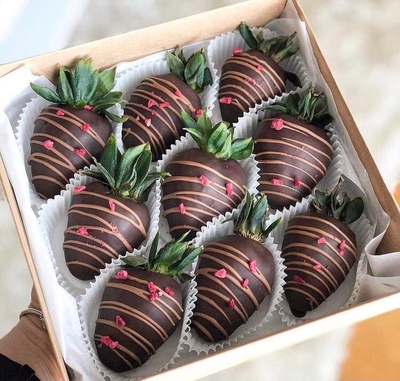 Клубничные букеты 