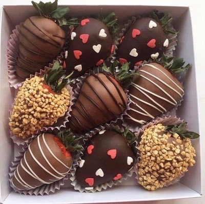 Клубничные букеты 