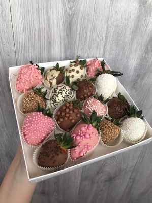 Клубничные букеты 