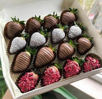 Клубничные букеты 