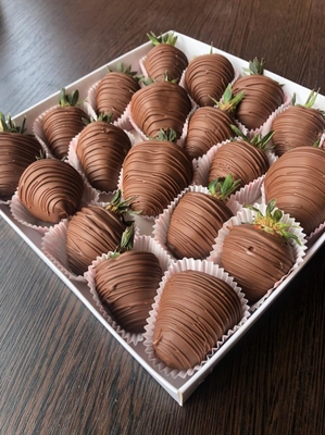 Клубничные букеты 