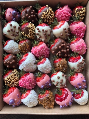 Клубничные букеты 