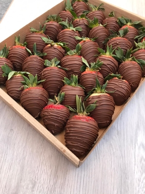 Клубничные букеты 