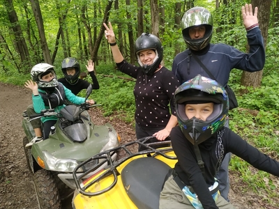 Веселые прогулки на питбайках, квадроциклах и скутерах от «Квадро Мото» со скидками до 65%!